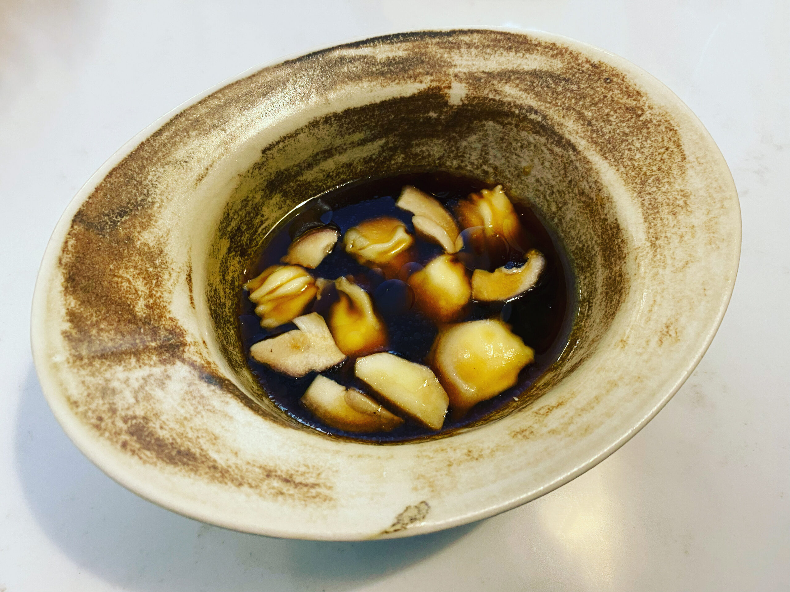 Casa Buono - Menù - Ravioli ripieni di ricotta affumicata, consommé di pollo ai porcini, castagne #1