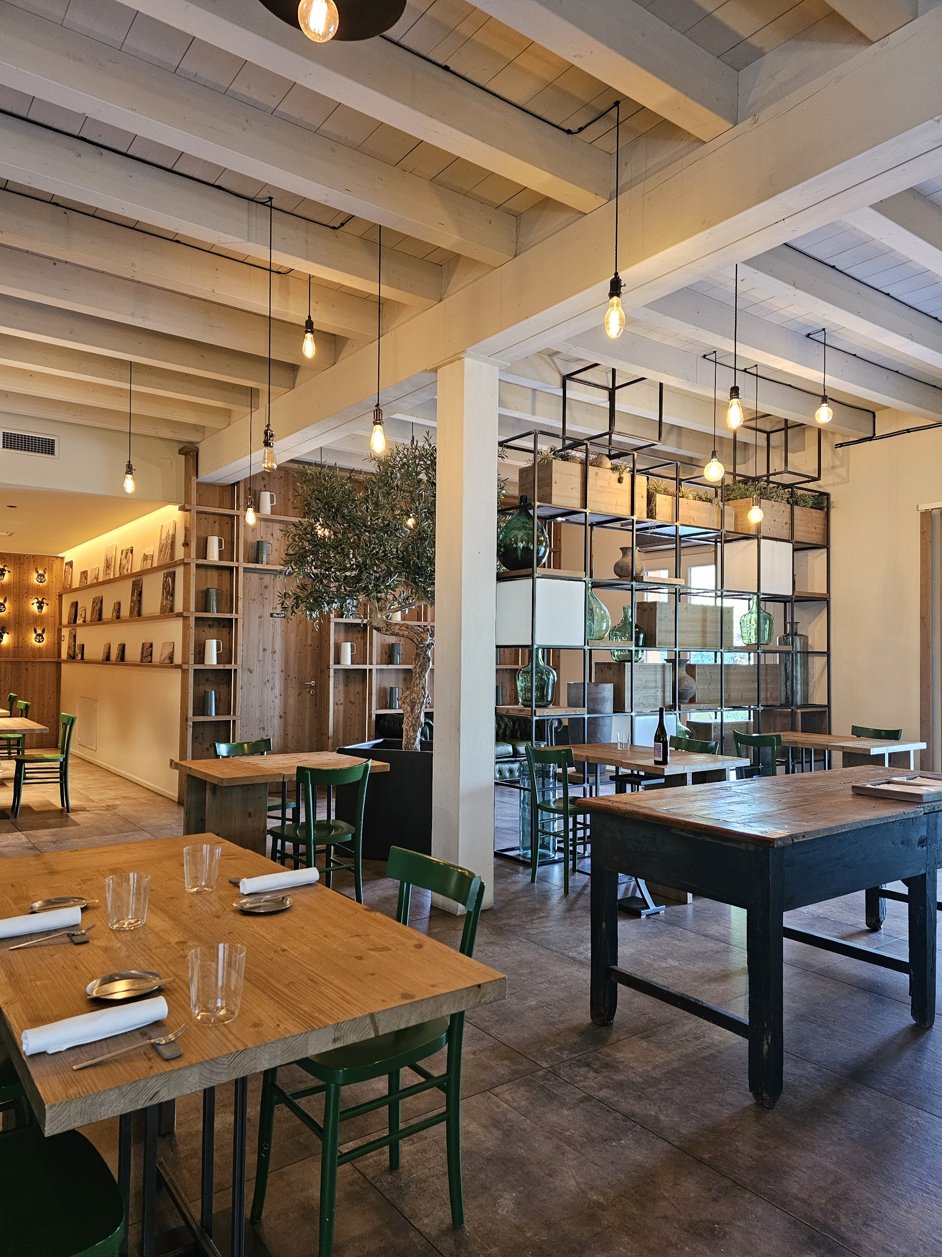 Musica da Tavola #25: IL COLMETTO ristorante (Rodengo Saiano - BS) - Fotografie dal menù FACCIO IO - Interni